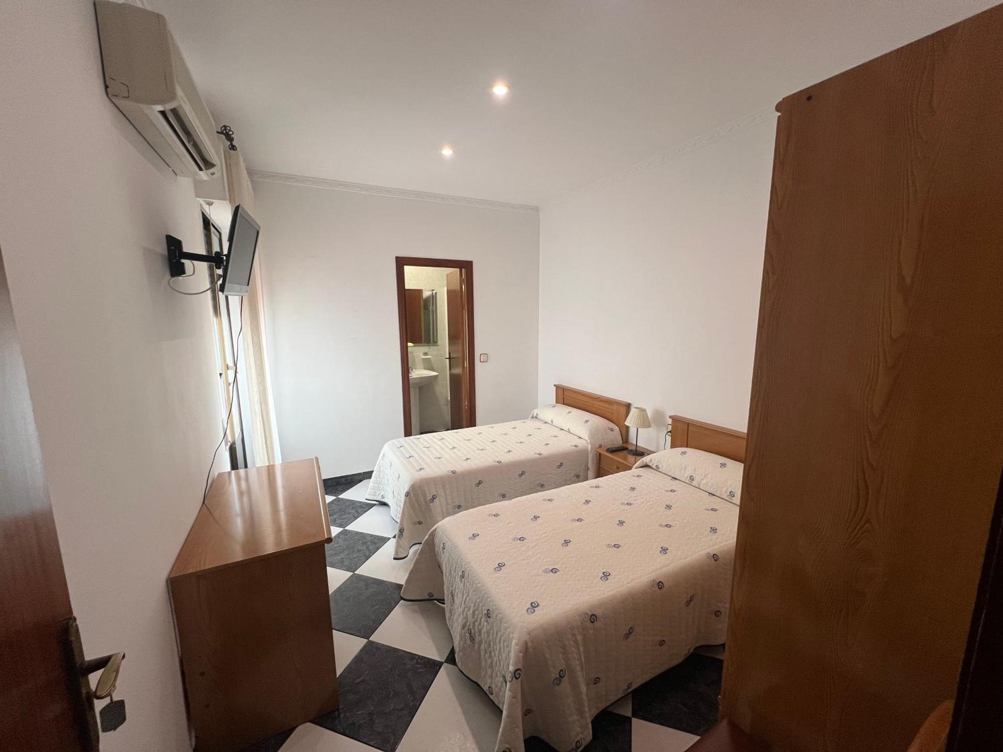 Hostal Los Amigos Siruela Bagian luar foto