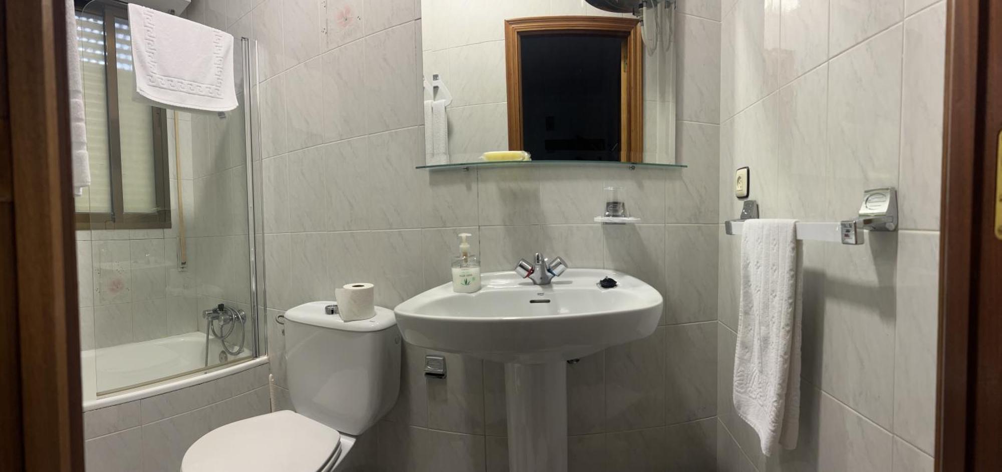 Hostal Los Amigos Siruela Bagian luar foto