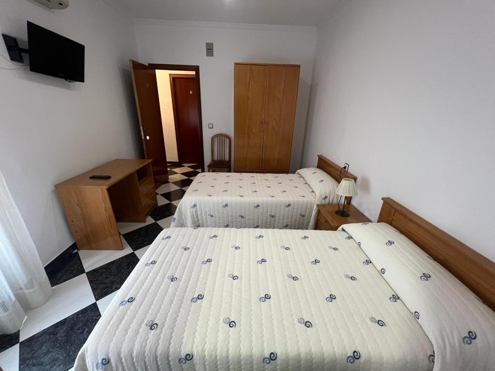 Hostal Los Amigos Siruela Bagian luar foto